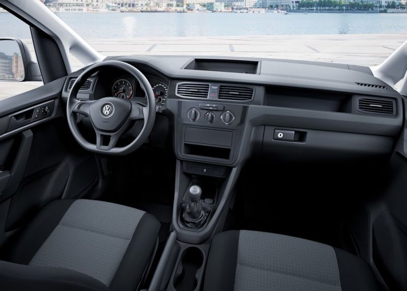VW Caddy 2015 - רמת אבזור בסיסית בגרסת ארגז סגור, ידנית